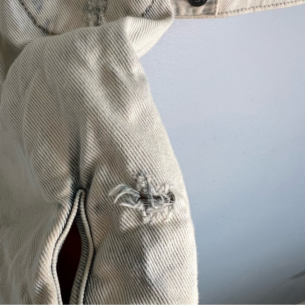 Free People Womens Baja Jean Jacket Trash White Wash Denim Sz 6 Distressed - Picture 14 of 16